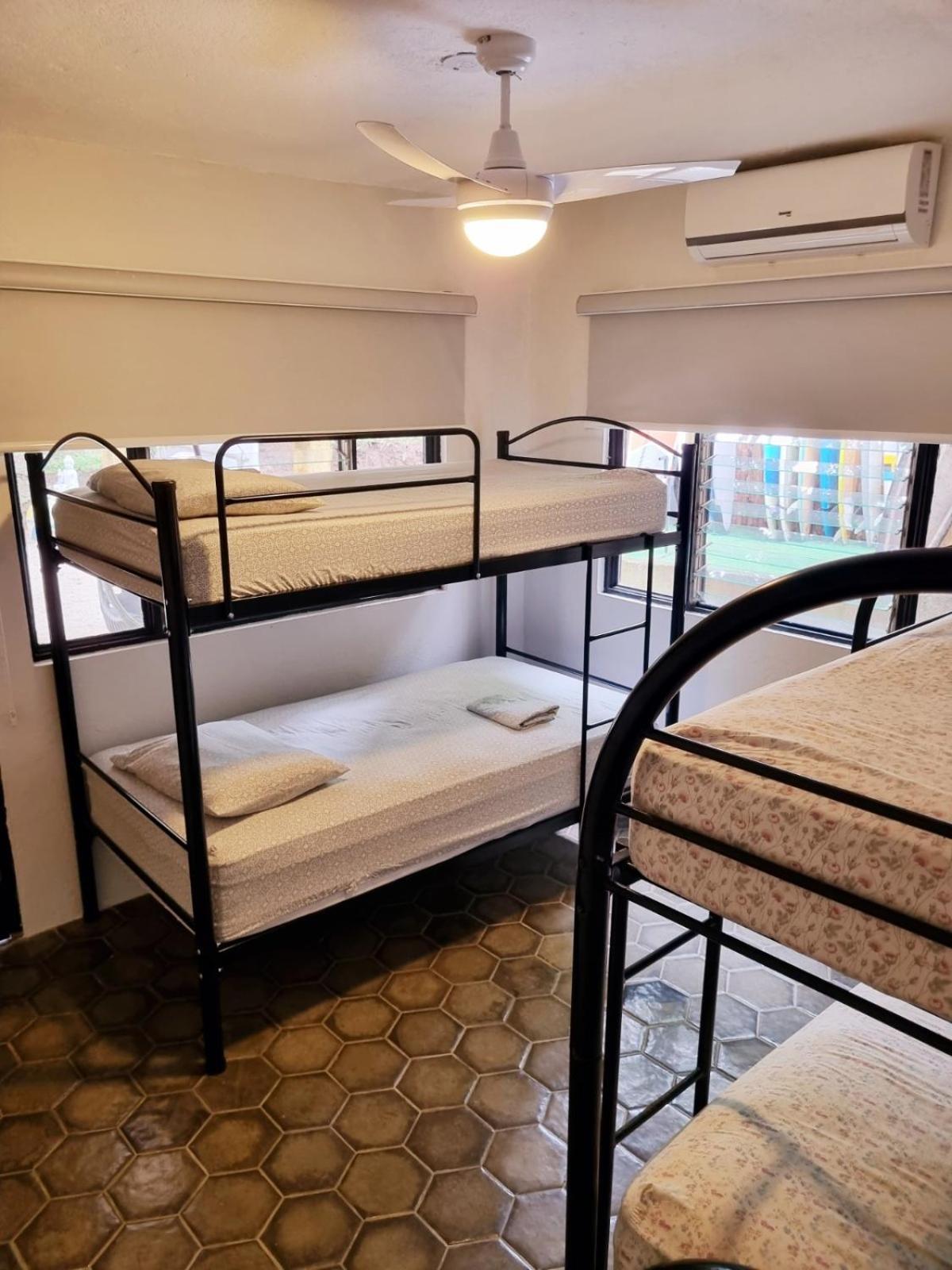 Casa Pura Vida Surf Hostel - Tamarindo Costa Rica Ngoại thất bức ảnh