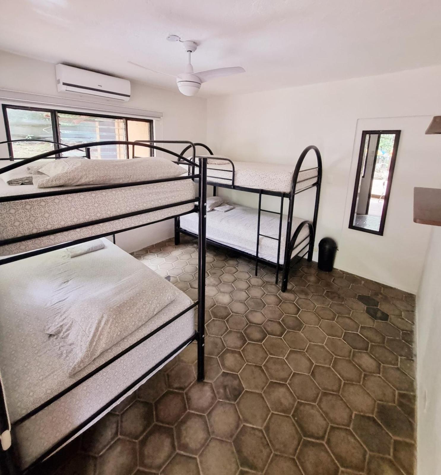 Casa Pura Vida Surf Hostel - Tamarindo Costa Rica Ngoại thất bức ảnh